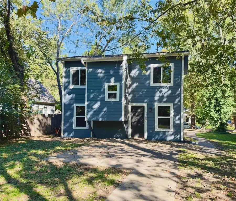1225-27 Pennsylvania Street, Lawrence, KS 66044 - #3