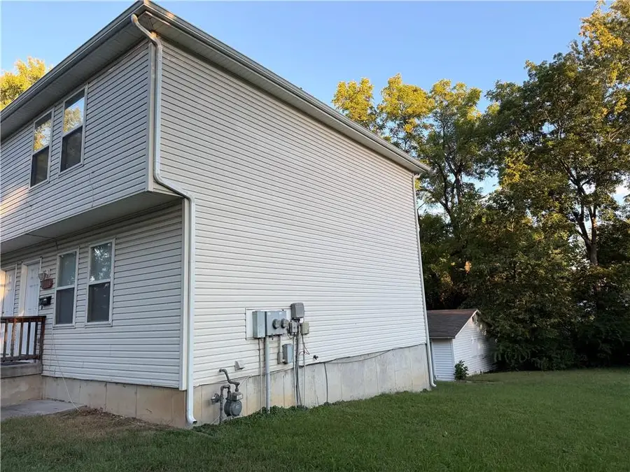 1700 W Walnut Street, Independence, MO 64050 - #2