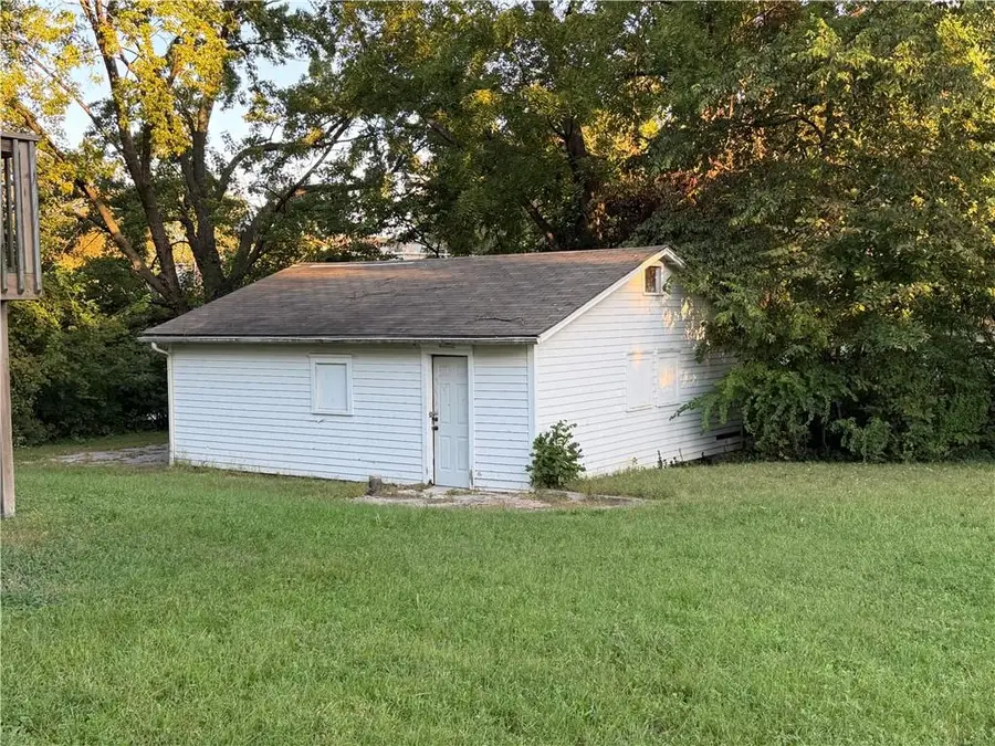 1700 W Walnut Street, Independence, MO 64050 - #3