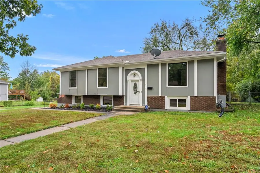 8929 E 90th Terrace, Kansas City, MO 64138 - #2