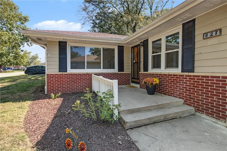 827 W 22nd Street, Lawrence, KS 66046 - #3