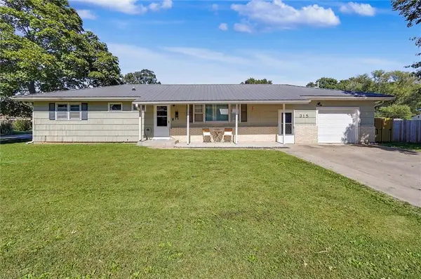 315 E Monroe Avenue, Garnett, KS 66032