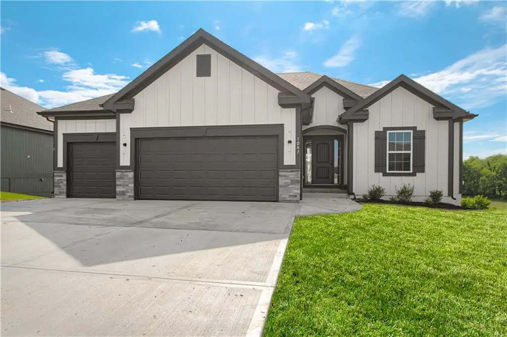 9913 N Manning Avenue, Kansas City, MO 64157 - #1