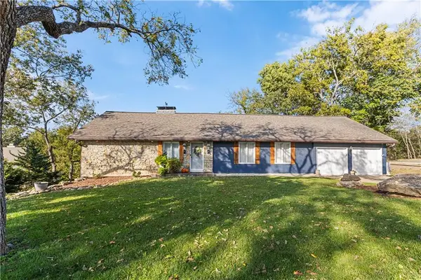 21018 Bittersweet Drive, Lenexa, KS 66220