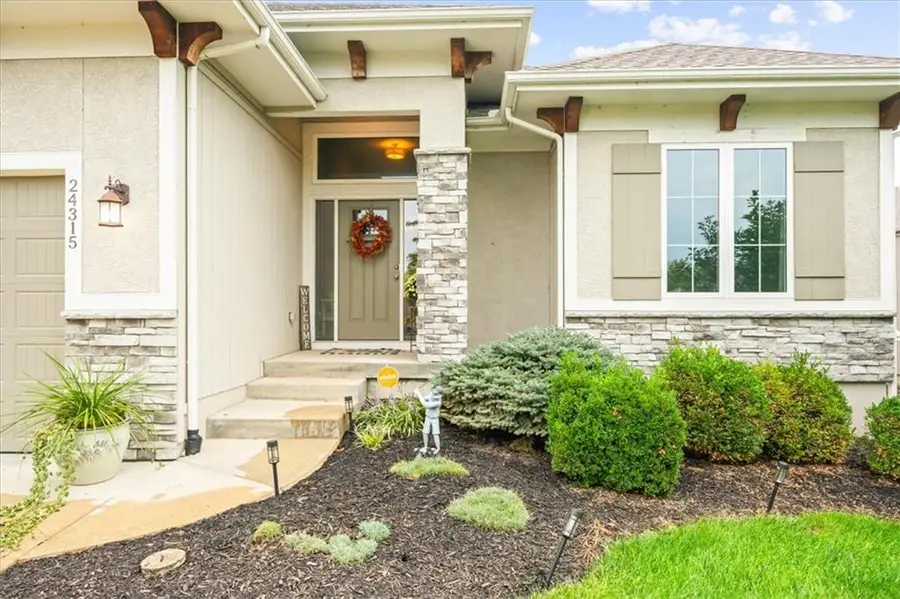 24315 W 91st Place, Lenexa, KS 66227 - #2