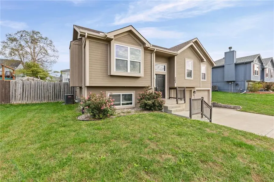 502 193rd Street, Smithville, MO 64089 - #3