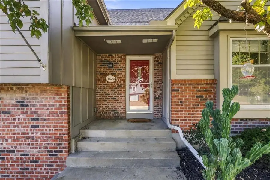 11624 Cody Street, Overland Park, KS 66210 - #2