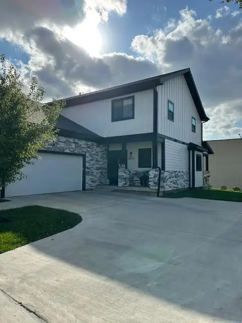 8808 Cortez Street, Overland Park, KS 66212