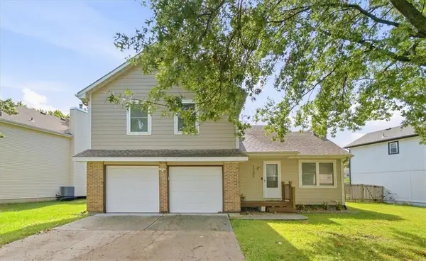 1205 E Sleepy Hollow Drive, Olathe, KS 66062