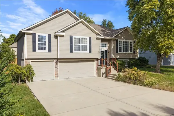 958 NW Maplewood Court, Grain Valley, MO 64029