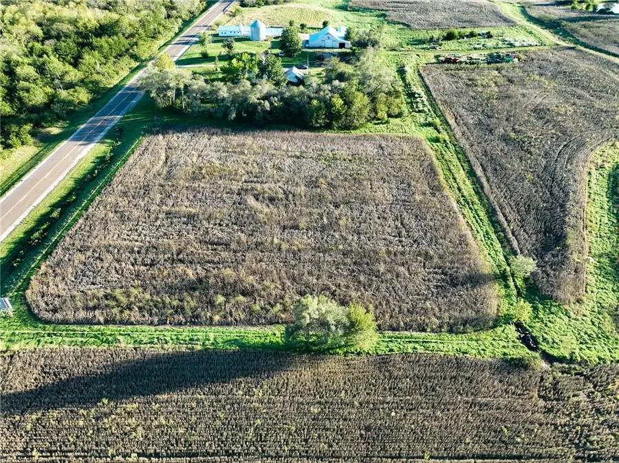 8221 Burlingame Road, Wakarusa, KS 66546 - #2
