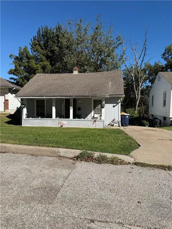 5525 S Benton Avenue, Kansas City, MO 64130 - #1