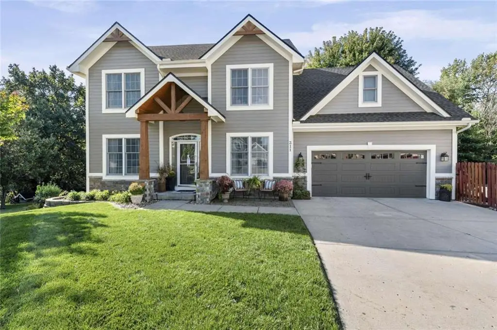 211 Surrey Court, Smithville, MO 64089 - #1