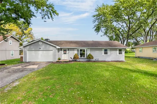 114 W 8th Street, Kearney, MO 64060