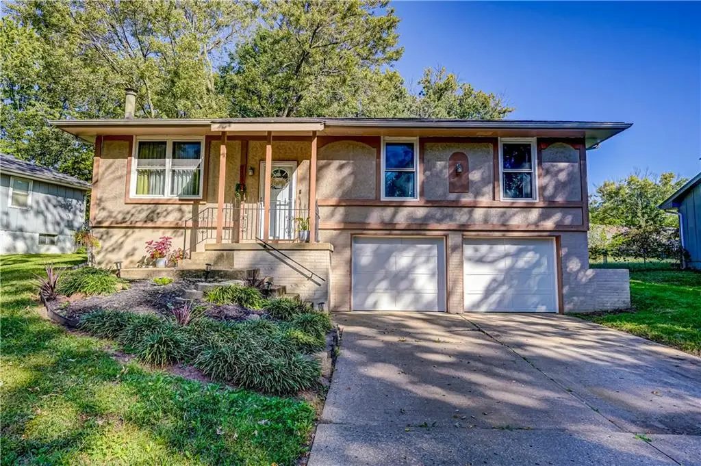 2409 SW South Court, Blue Springs, MO 64015 - #1