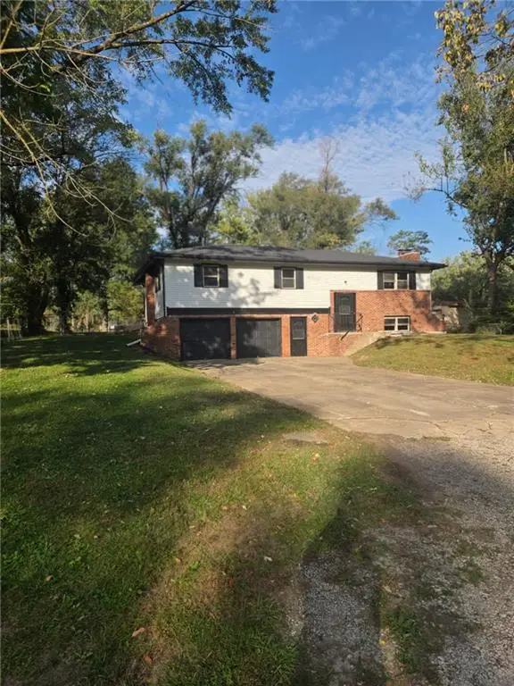 11144 N Kenwood Avenue, Kansas City, MO 64155 - #1