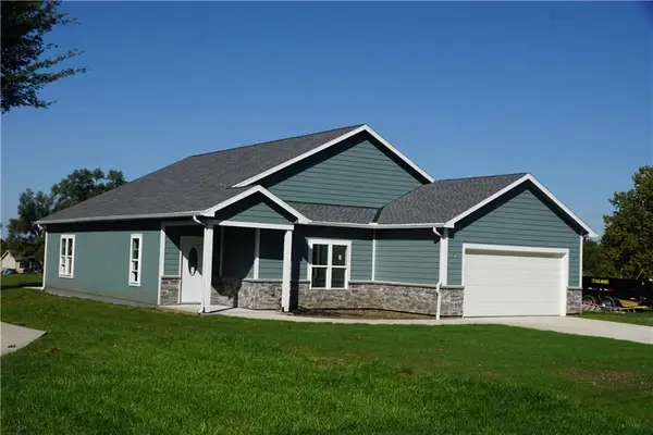 703 N Jefferson Street, Spring Hill, KS 66083