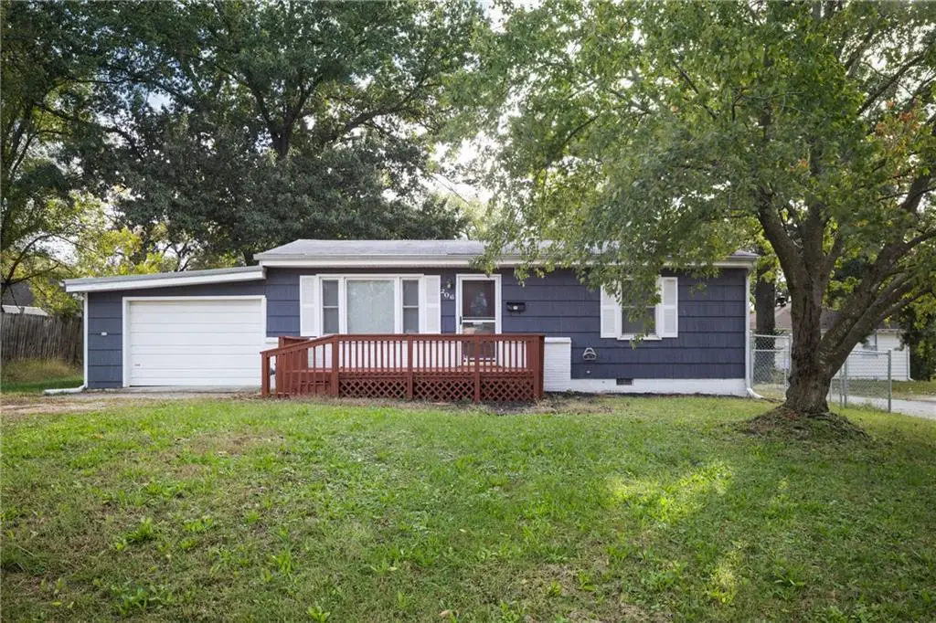 206 S Madison Avenue, Knob Noster, MO 65336 - #1