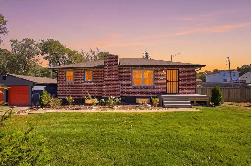 9417 Palmer Avenue, Kansas City, MO 64131 - #1