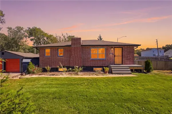 9417 Palmer Avenue, Kansas City, MO 64131
