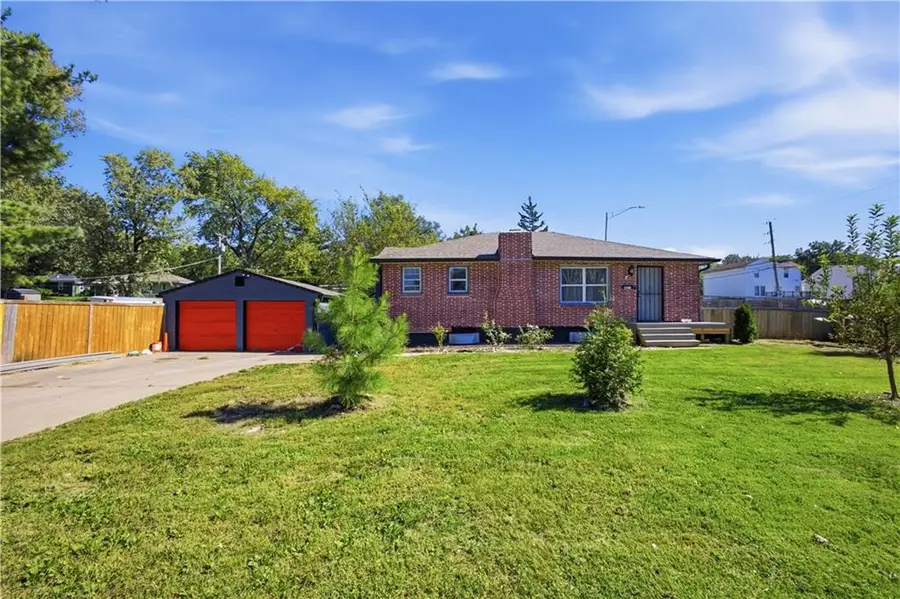9417 Palmer Avenue, Kansas City, MO 64131 - #2