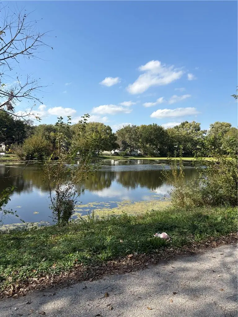 619 S Lake Drive, Independence, MO 64053 - #2