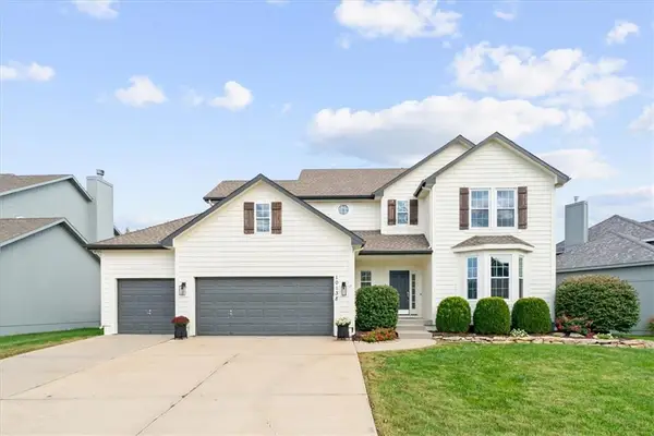 10138 Theden Circle, Lenexa, KS 66220