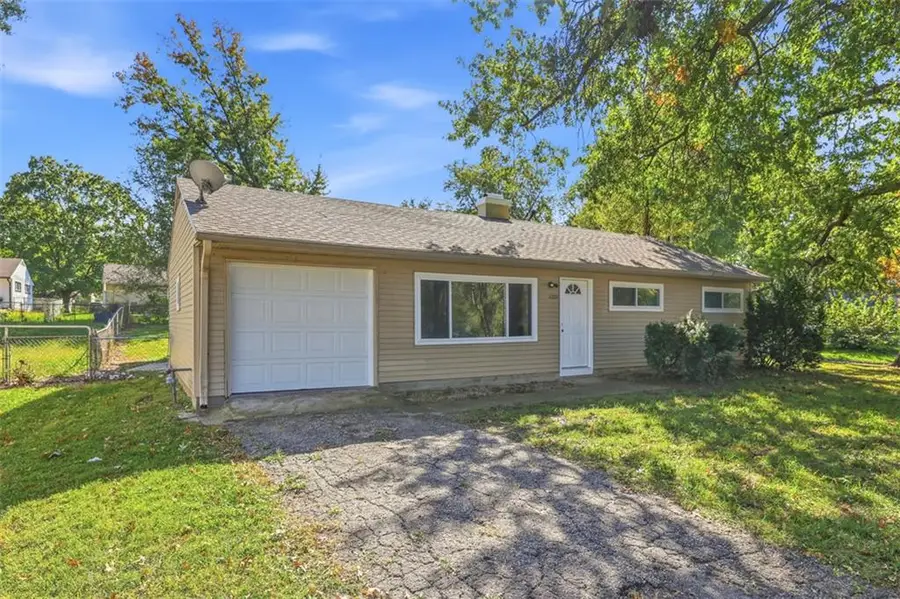 11235 Bristol Terrace, Kansas City, MO 64134 - #3