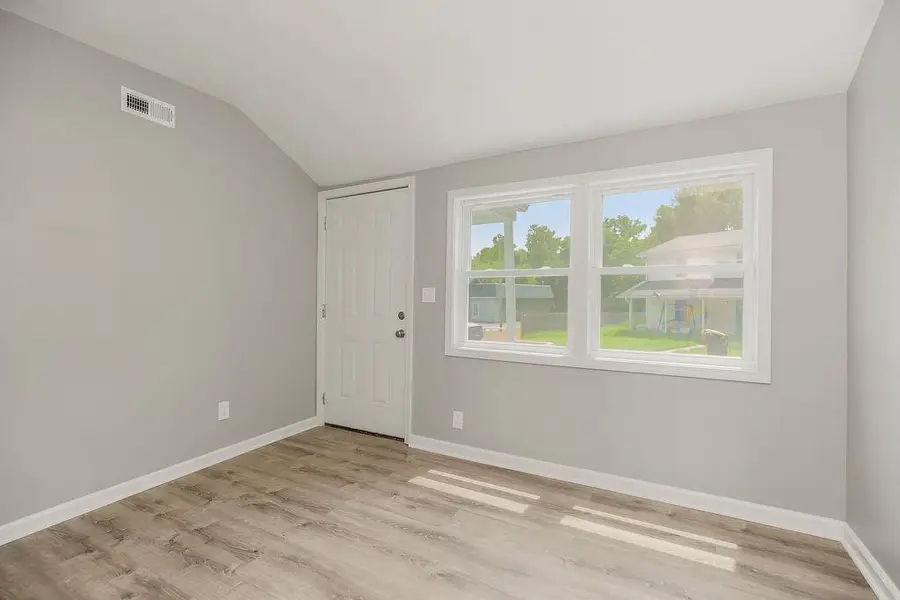 10522 E 6th Street S, Independence, MO 64053 - #2