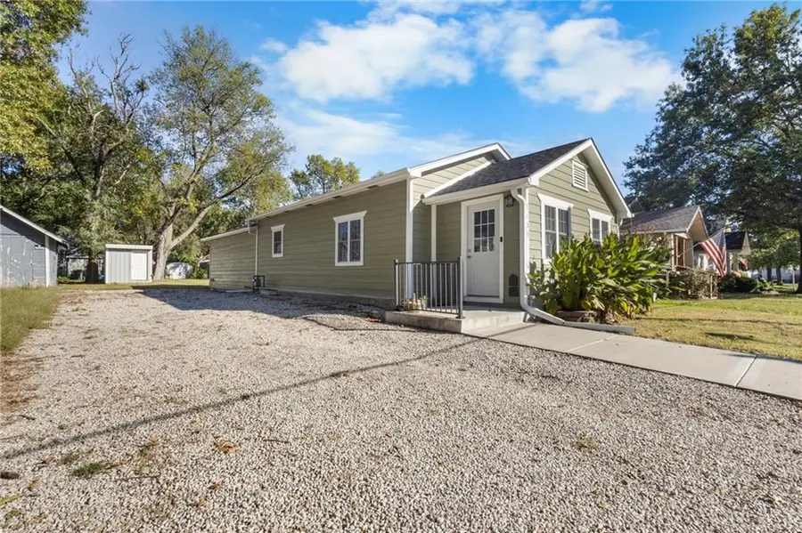 1135 5th Street, Osawatomie, KS 66064 - #2