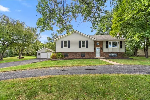 7001 W. 202nd Terrace, Stilwell, KS 66013