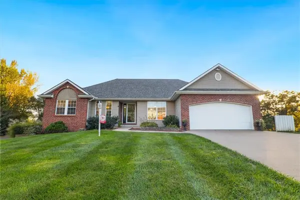 8 Mackenzie Drive, St Joseph, MO 64503