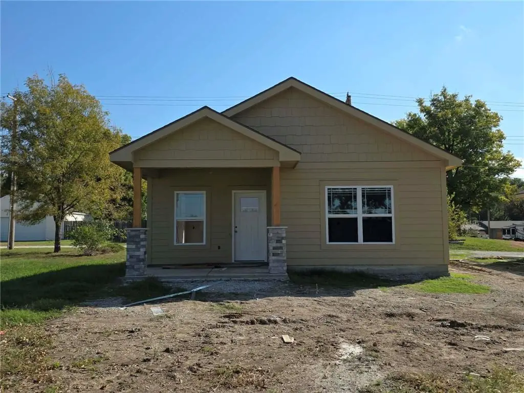 1105 N Main Street, Ottawa, KS 66067 - #1