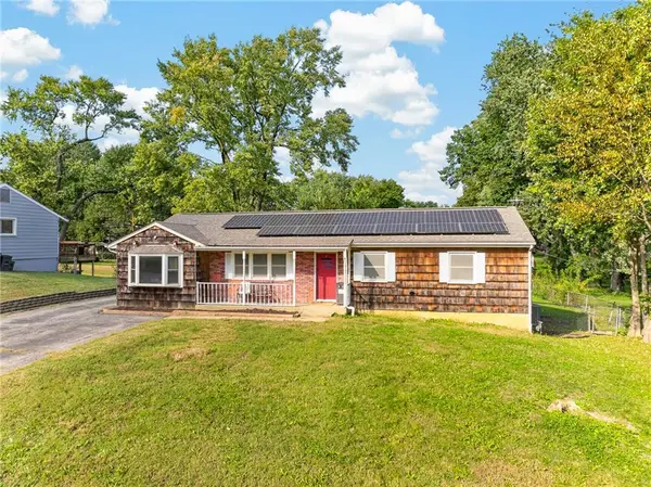 1300 NE Shady Lane Drive, Gladstone, MO 64118