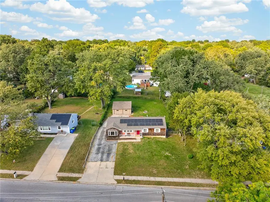1300 NE Shady Lane Drive, Gladstone, MO 64118 - #2