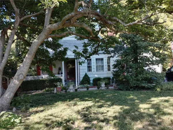 7626 W 61st Street, Overland Park, KS 66202