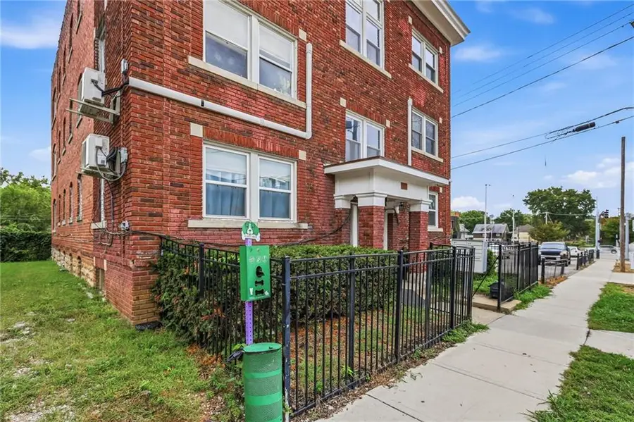 16 W 37th Street, Kansas City, MO 64111 - #2