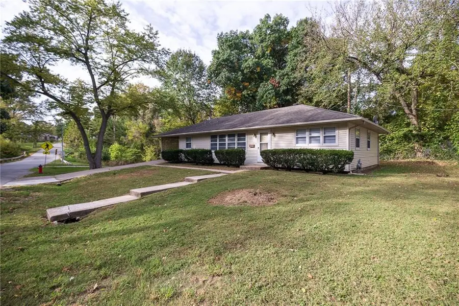5444 N Cypress Avenue, Kansas City, MO 64119 - #2