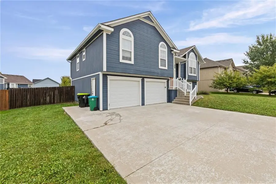 12208 White Oak Street, Peculiar, MO 64078 - #2