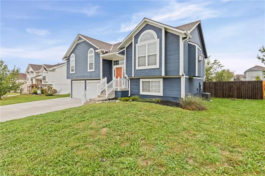 12208 White Oak Street, Peculiar, MO 64078 - #3