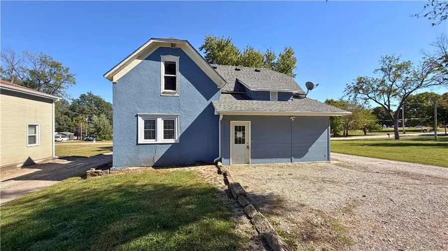 202 N 12th Street, Hiawatha, KS 66434 - #2