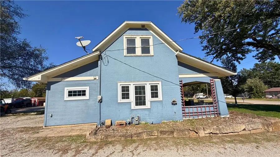 202 N 12th Street, Hiawatha, KS 66434 - #3