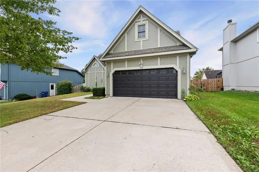 315 Shannon Avenue, Smithville, MO 64089 - #2