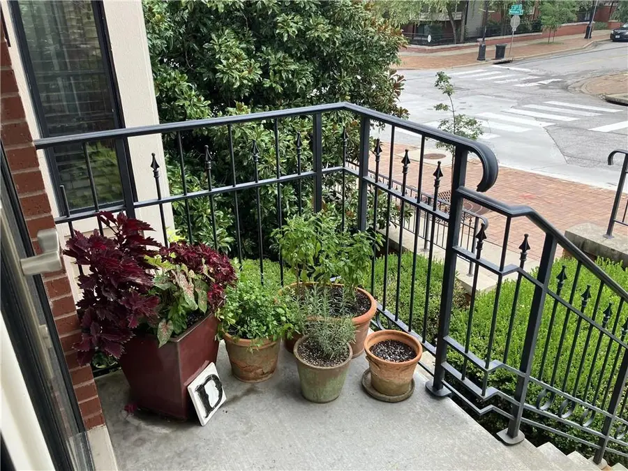 504 W 10th Street #504, Kansas City, MO 64105 - #3