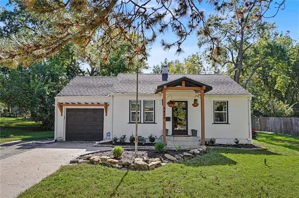 8429 W 54th Terrace, Merriam, KS 66202