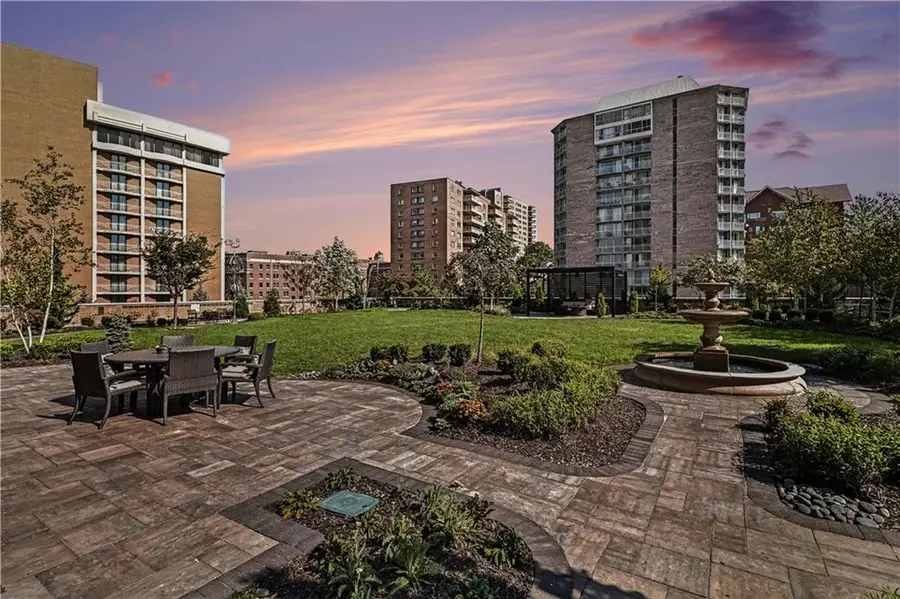 400 W 49th Terrace #2052, Kansas City, MO 64112 - #3