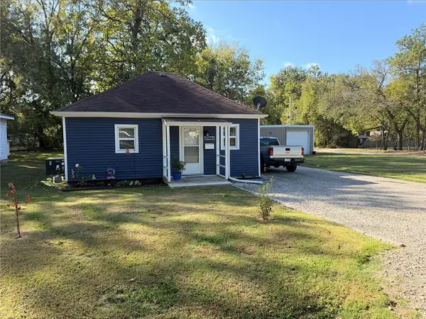 1013 W 2nd Street, Pittsburg, KS 66762