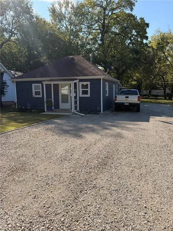 1013 W 2nd Street, Pittsburg, KS 66762 - #2