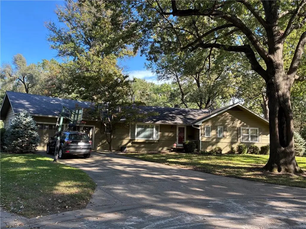 3003 W 89th Terrace, Leawood, KS 66206 - #1