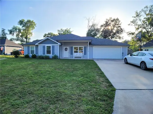1203 Lakewood Drive, Pittsburg, KS 66762